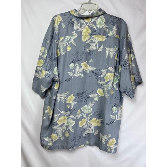 Tommy Bahama Men's  XL Blue 100% Silk Short Sleeve Floral Print Button UP Shirt - Picture 2 of 6